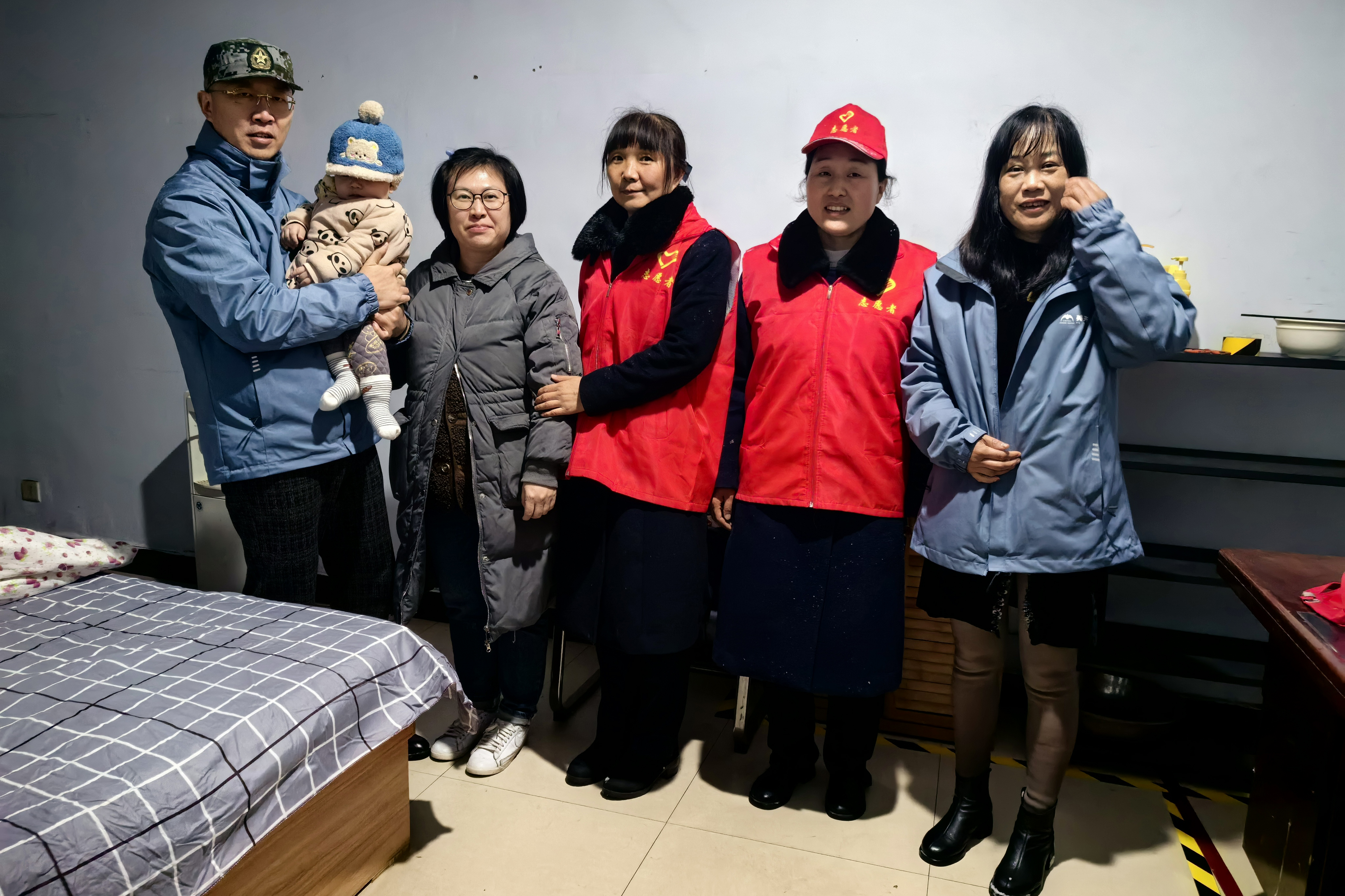 1月15日 澠池西停車區北區  合影+翟青+15639898985.jpg 1月15日 澠池西停車區北區  合影+翟青+15639898985.jpg