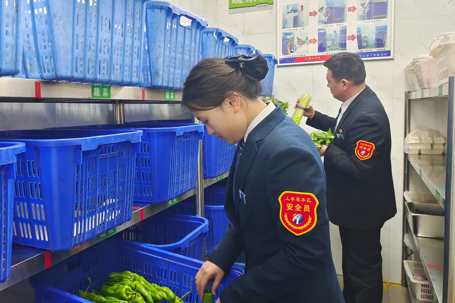 2024年3月14日,上蔡服務區開展經營場所食品安全大檢查活動。(拍攝者王玉茹:15738537616).jpg