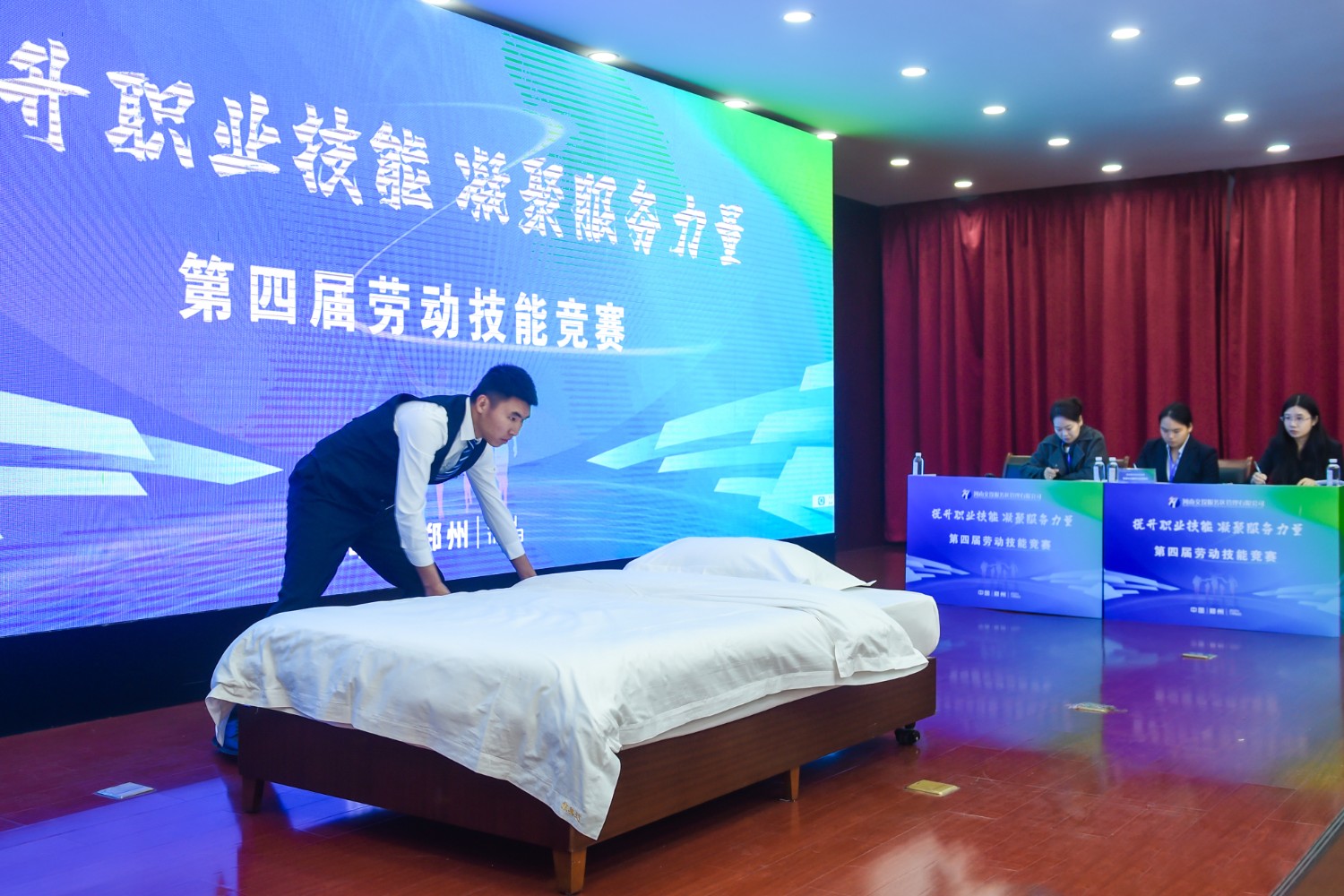 標準中式鋪床作業操作.jpg